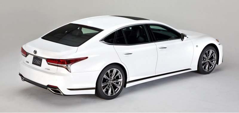 Уже «в базе» F Sport оснащается эксклюзивными…