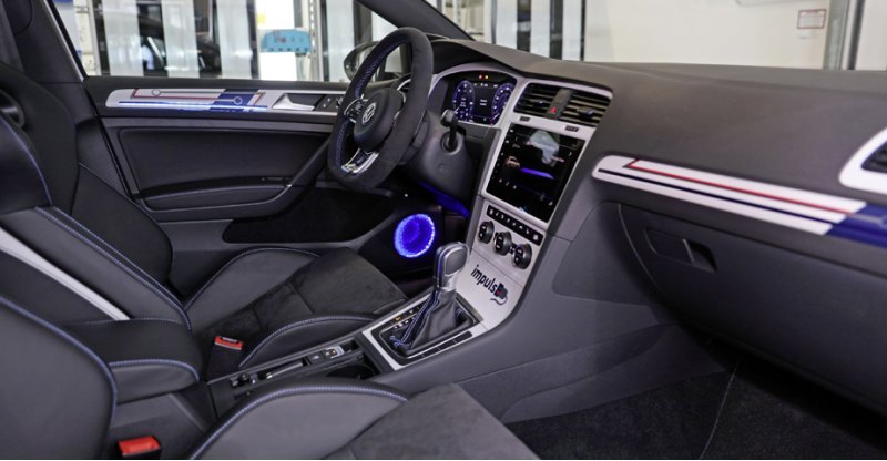В салоне Гольфа GTE Variant impulsE использовано…