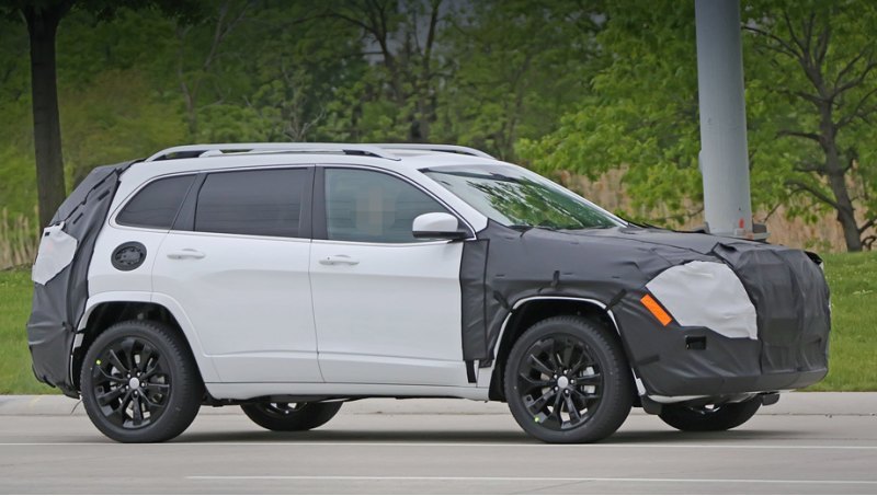 В США нынешний Jeep Cherokee стоит от $23 695, а…
