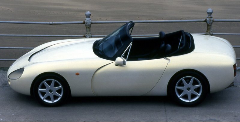 Прошлый TVR Griffith был открытым автомобилем с…