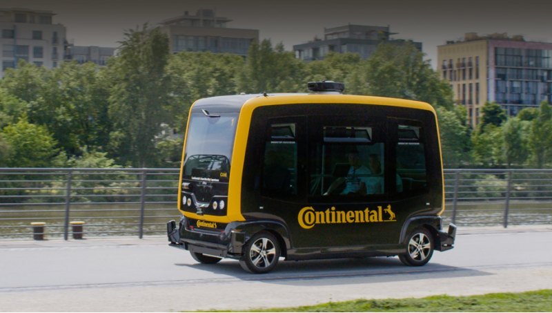 На широкой публике автомобиль будет показан в…