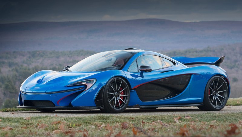 Среднемоторный бензоэлектрический McLaren P1…