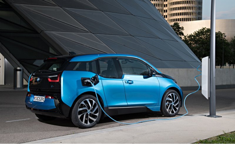 В подтверждение слов Добриндта фирма BMW тут же…