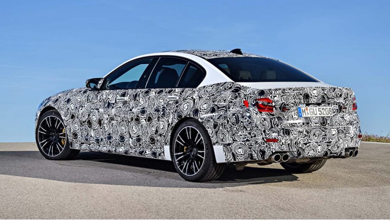 Внешне BMW M5 легко будет отличить по фирменным…