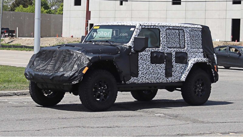 Внедорожники в комплектациях Sahara и Rubicon по…