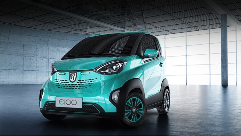 По габаритам E100 меньше, чем старый Smart…