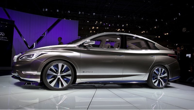 Концептуальный седан Infiniti LE (2012 год) с…