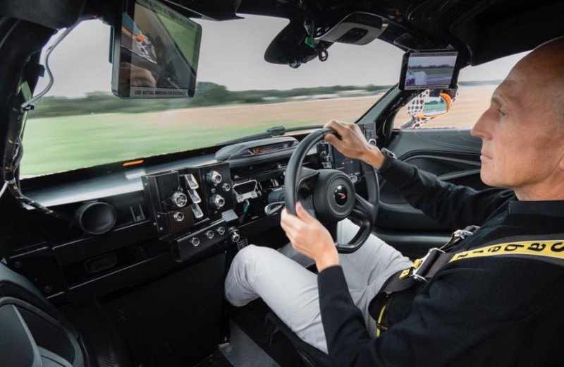 Гудвин учил ездить гибридный McLaren P1 и другие…