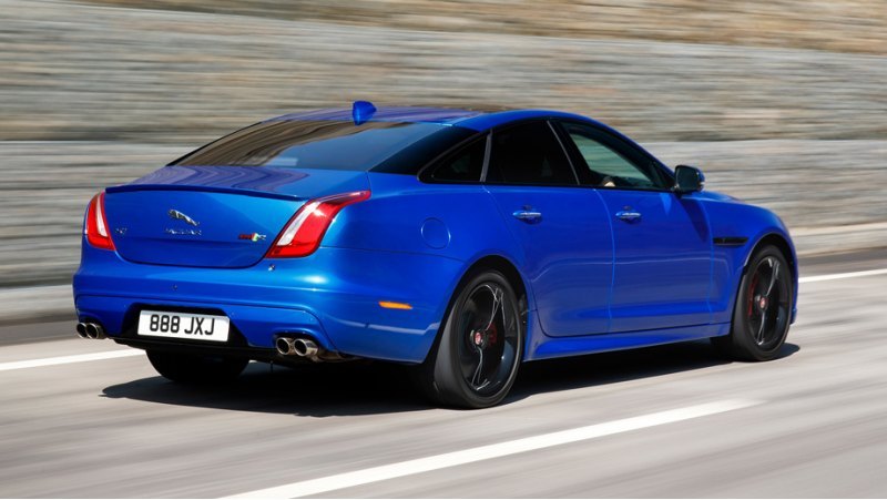В этом году мы прощаемся с седаном Jaguar XJ…