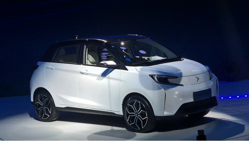 По размеру хэтчбек DEV 1 близок, например, к Kia…