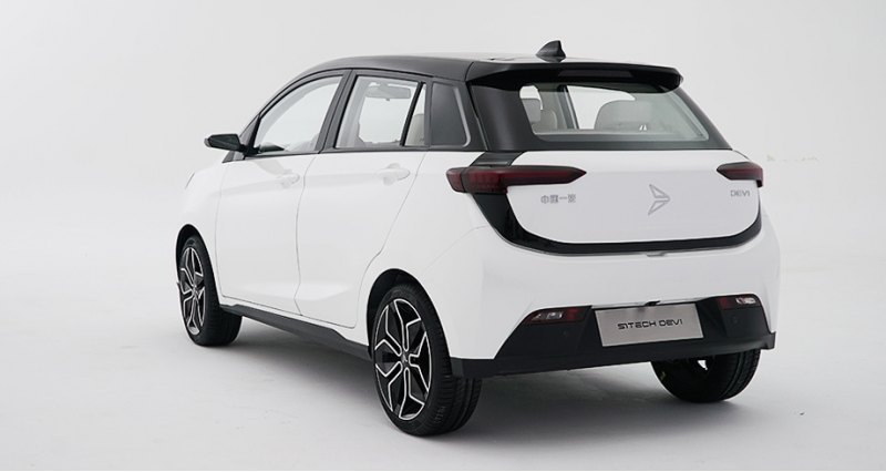 При двухцветной раскраске крыша может быть только…