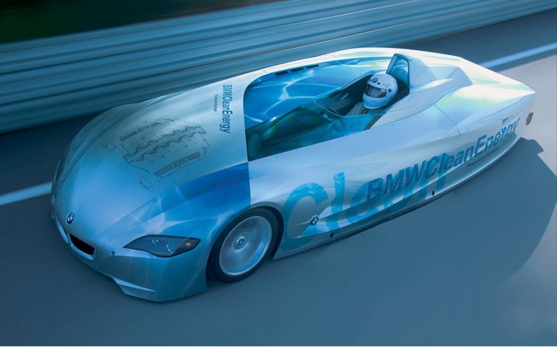 На фото: рекордный BMW H2R 2004 года с мотором…