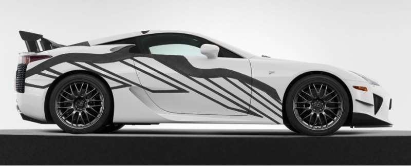 Купе LFA не только хорошо ускорялось, но и…