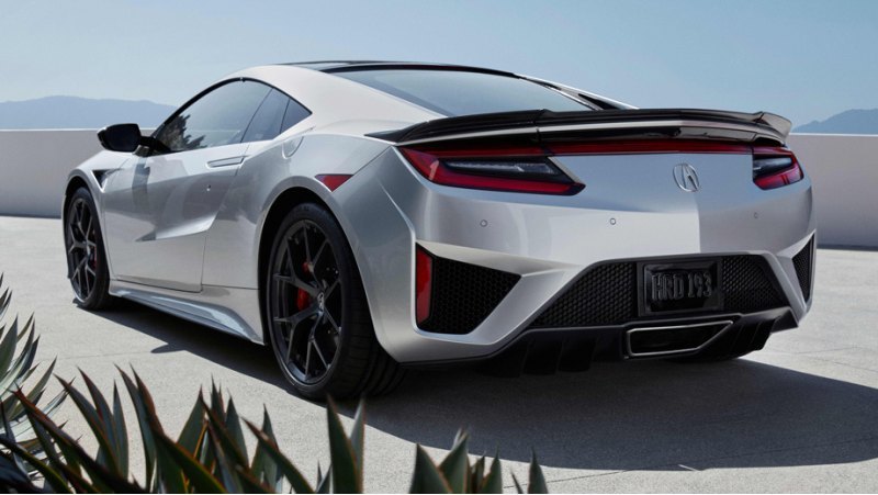 Отныне NSX ездит на новых шинах Continental…