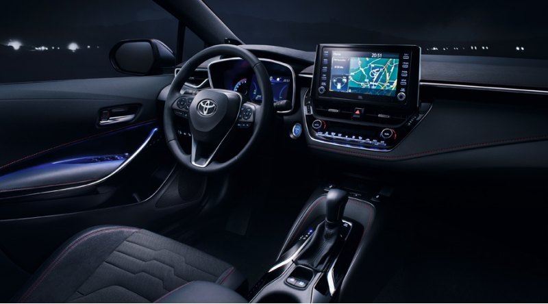 Короллы E210 внутри выглядят одинаково на всех…