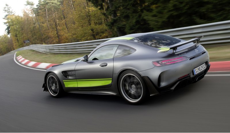 Новенький Mercedes-AMG GT R Pro, судя по всему, и…