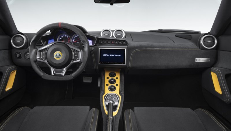 Хотя изначально Evora располагает салоном со…