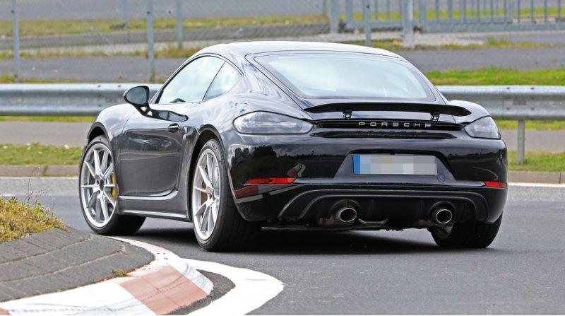 Задний бампер версии Cayman Touring Package почти…