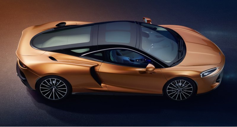 Крыша GT «в базе» будет глянцево-черная углепластиковая, а в виде опции — стеклянная…