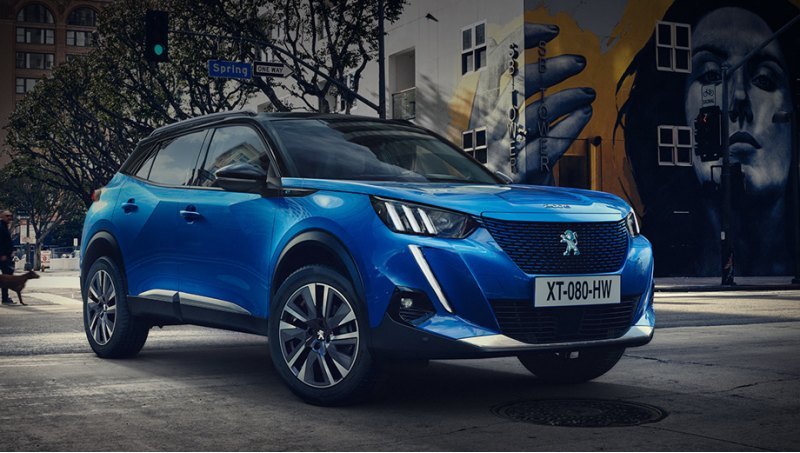 Электрокар Peugeot e-2008 (на фото) получил…