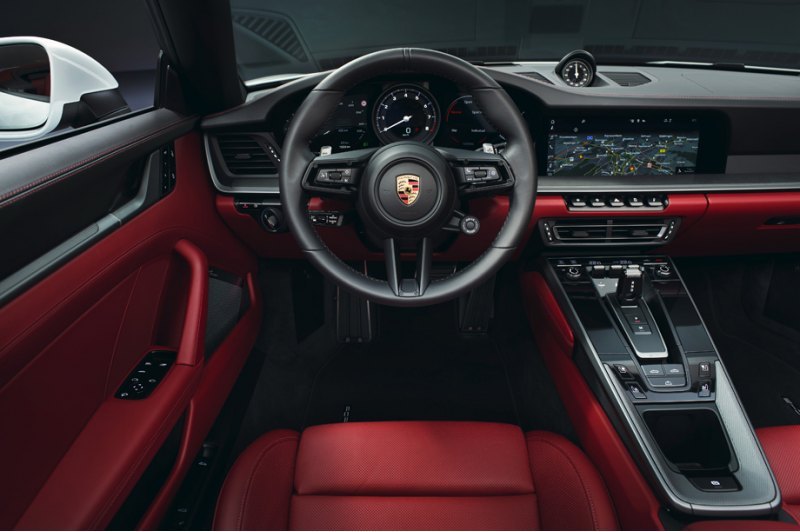 Внутри Карреры — уже знакомый интерьер с…