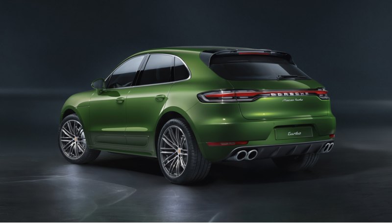 Сзади модификацию Turbo выделяют сдвоенные…