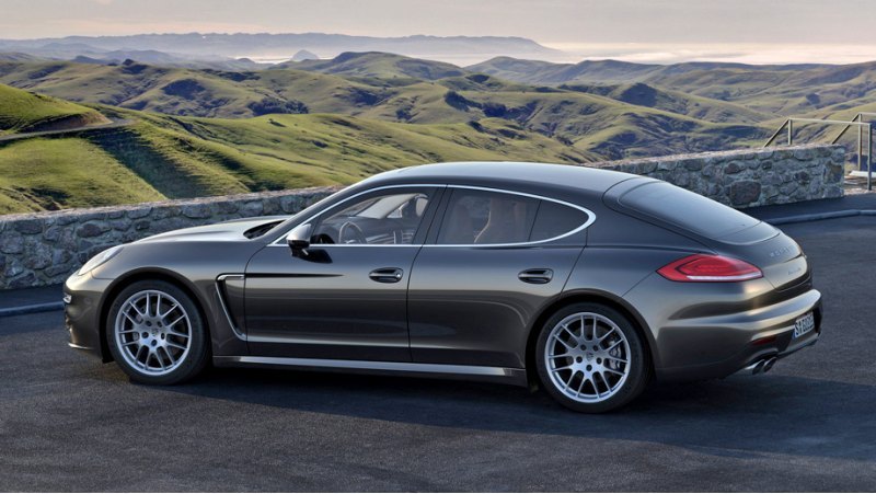 «Первая» Panamera два месяца назад приглашалась…