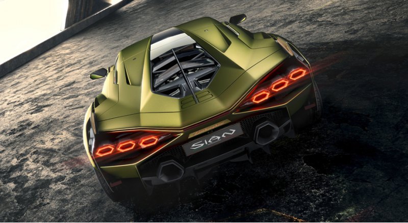 Современная модель атмосферника Lamborghini V12…