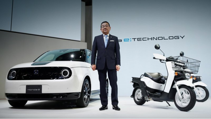 Электрокар Honda e с мотором на 136 л.с. стоит в…