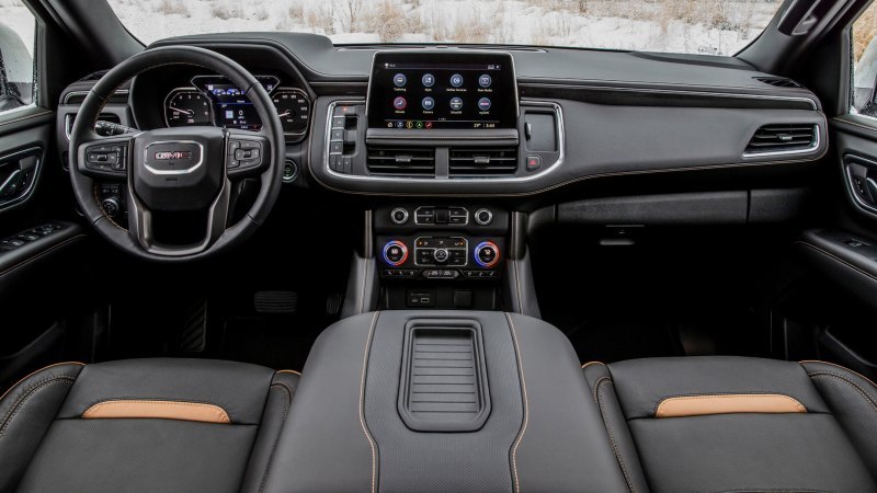 Интерьер уже знаком по Chevrolet. Диагональ…