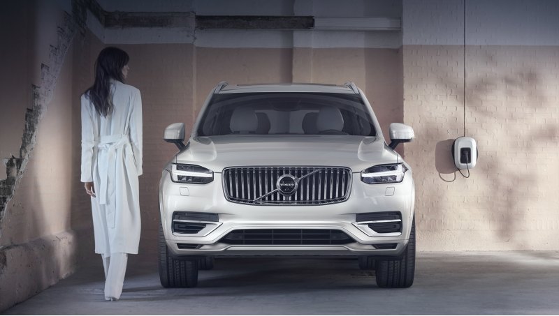Гибридный Volvo XC90 T8 Twin Engine…