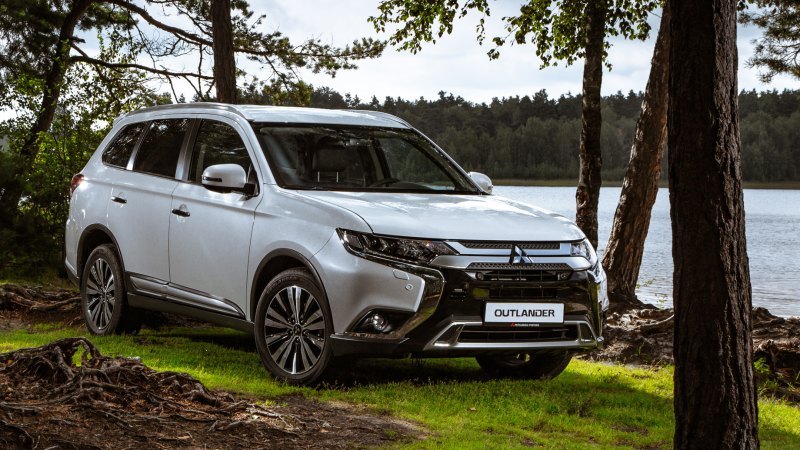 Outlander нашел в 2019 году 23 894 владельца —…