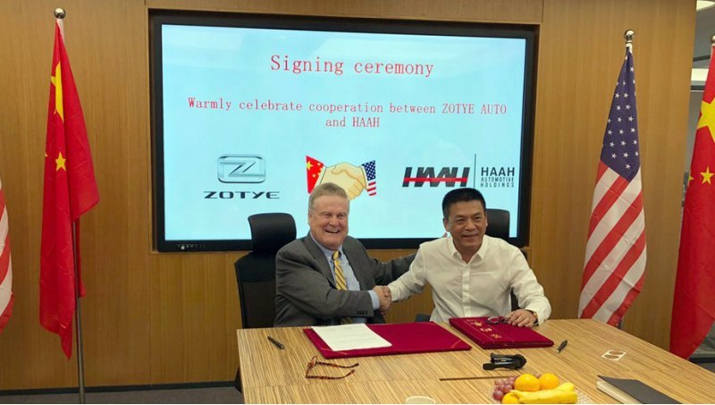 Дюк Хейл (на фото слева) подписал договор с Zotye…
