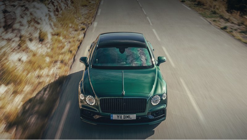 По своей сути электроседан Bentley будет похож на…