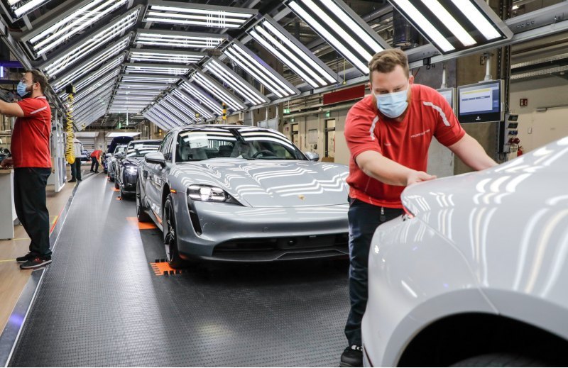 Компания Porsche сообщила о рестарте своих…
