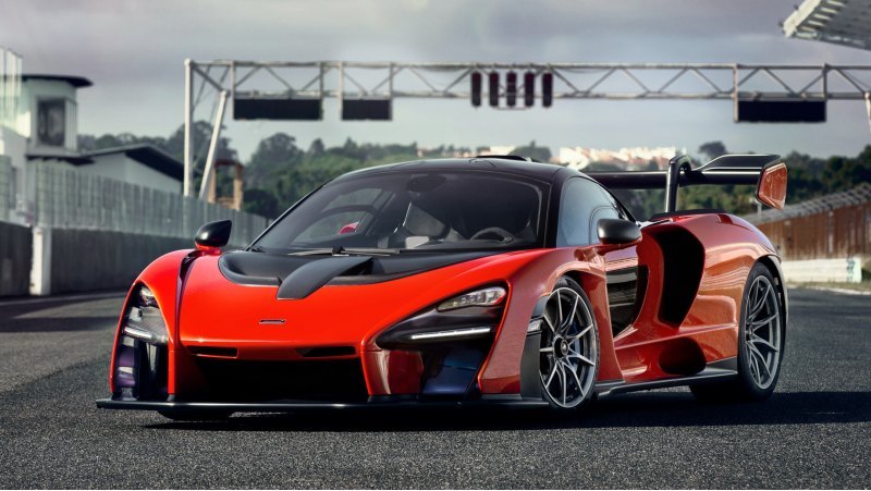 Макларены тесно связаны между собой. Так, Senna…