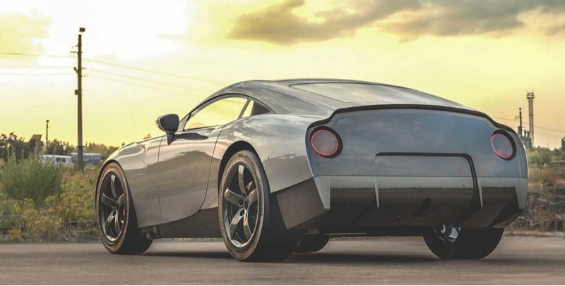 Мотор в модели Legend 480 установлен спереди. Он…