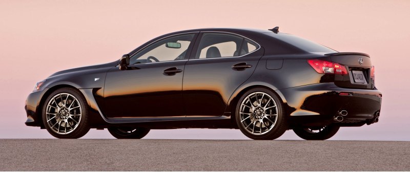По слухам, у седана Lexus IS появится…
