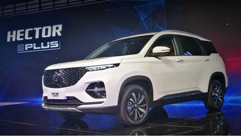 Нет, это ещё не обновлённый Baojun 530, а всё тот…