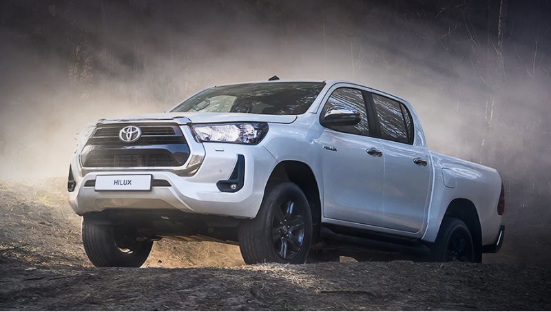 Нынешний Hilux от дорестайлингового отличается…