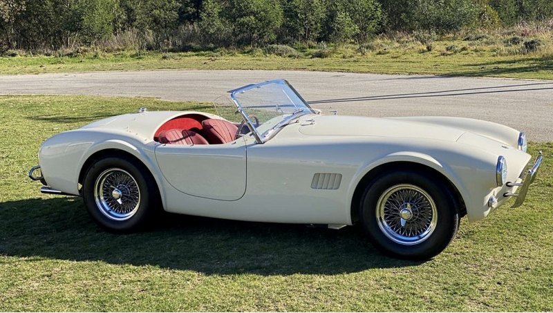 Модели AC Cobra 140 Charter Edition (355 л.с.) и…