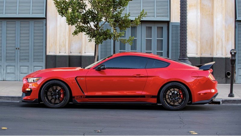 На версию GT350SE устанавливаются стандартные…