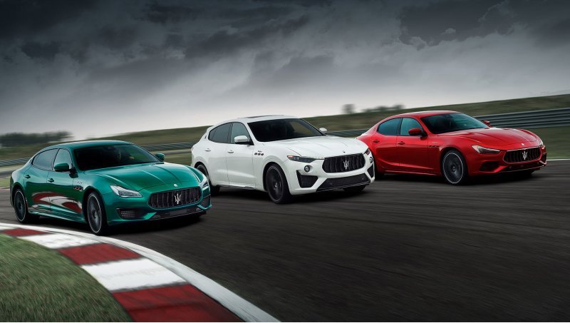 Зелёный Quattroporte, белый Levante и красный…