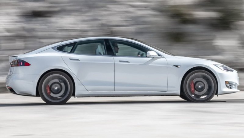У Model S бывали проблемы с ходовой частью и…