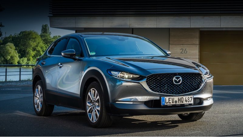 Mazda CX-30 сертифицирована в России с одним…