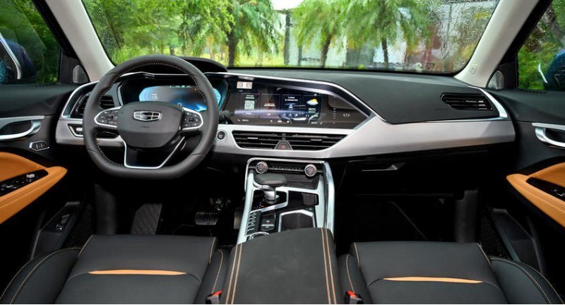 В салоне Xingyue ePro мы видим все то же самое,…