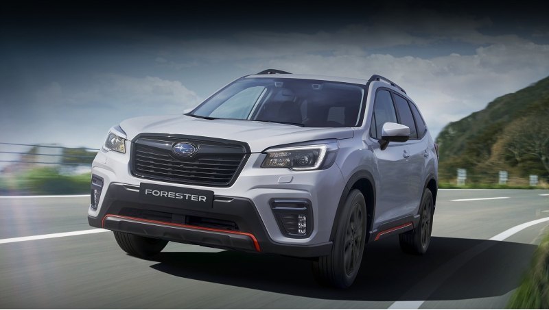 За полноприводный Subaru Forester Sport с чёрными…