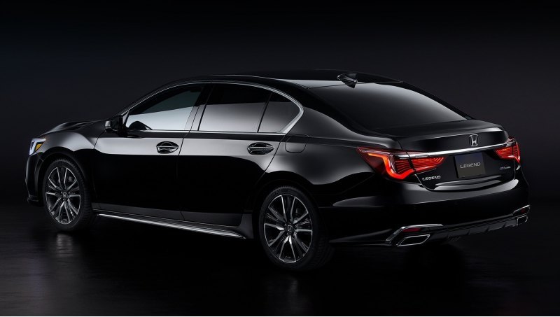 На седане Acura RLX поставили крест, но в Японии…