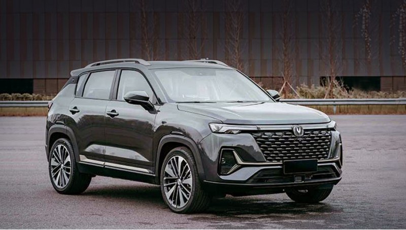 Первым «икс-фейс» опробовал младший Changan CS15,…