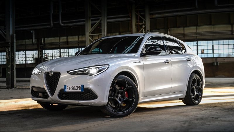 По умолчанию Alfa Romeo Stelvio Veloce Ti…